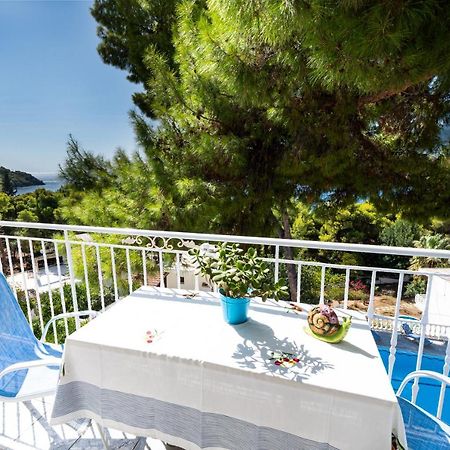 Lions Apartments Poros Town Bagian luar foto