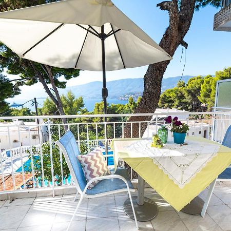 Lions Apartments Poros Town Bagian luar foto