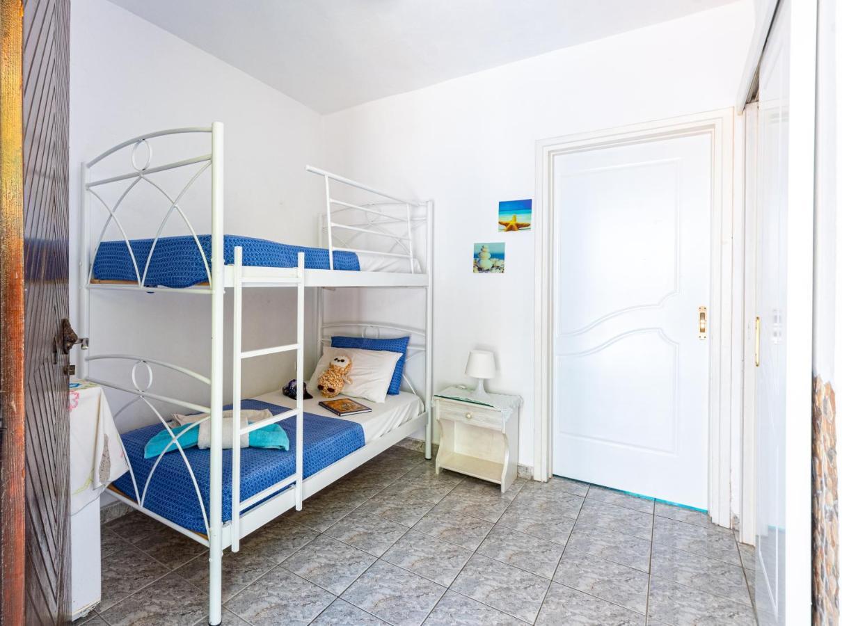 Lions Apartments Poros Town Bagian luar foto