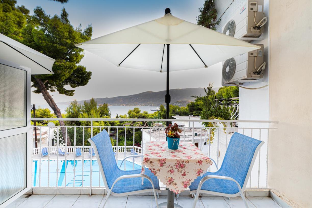 Lions Apartments Poros Town Bagian luar foto