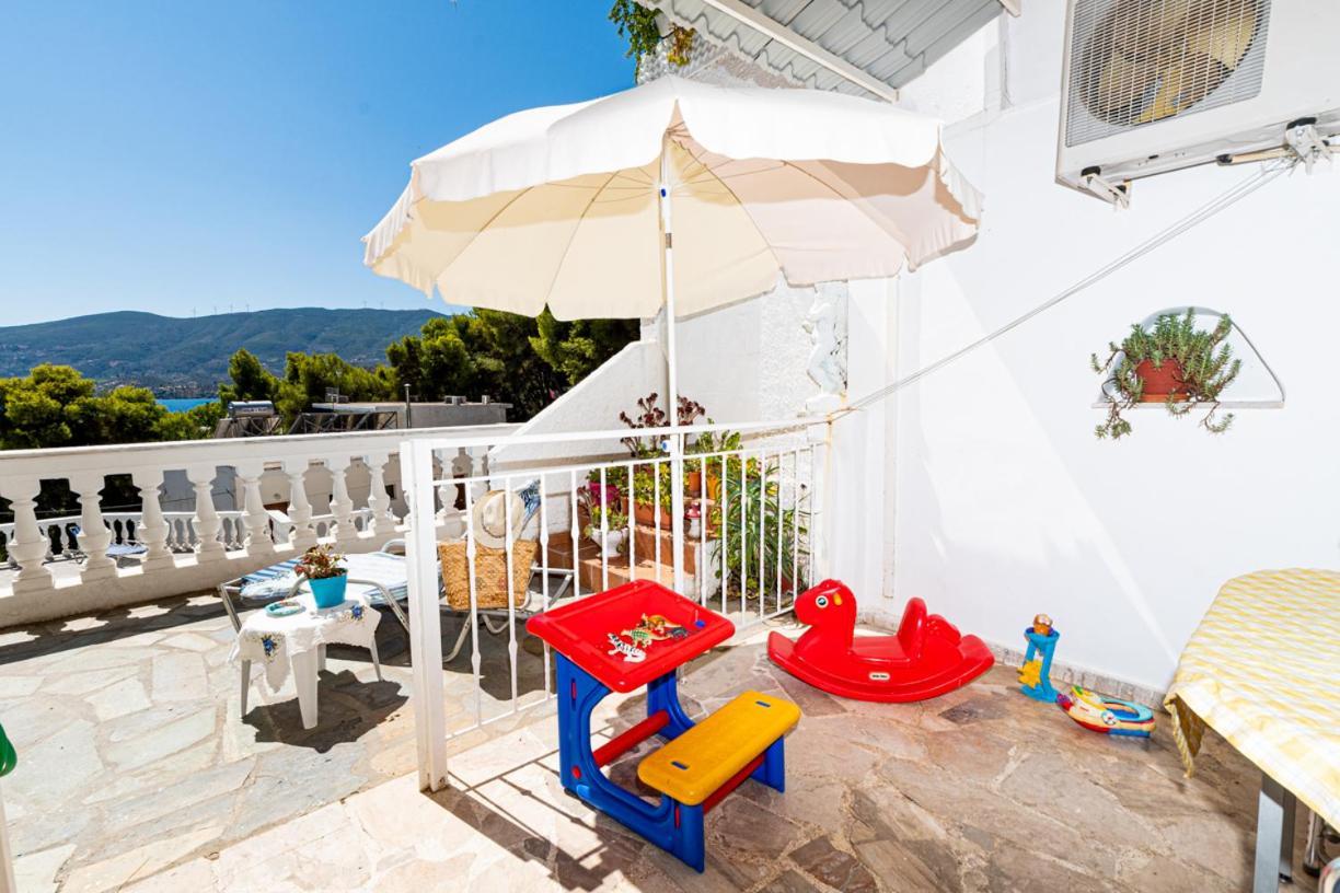 Lions Apartments Poros Town Bagian luar foto