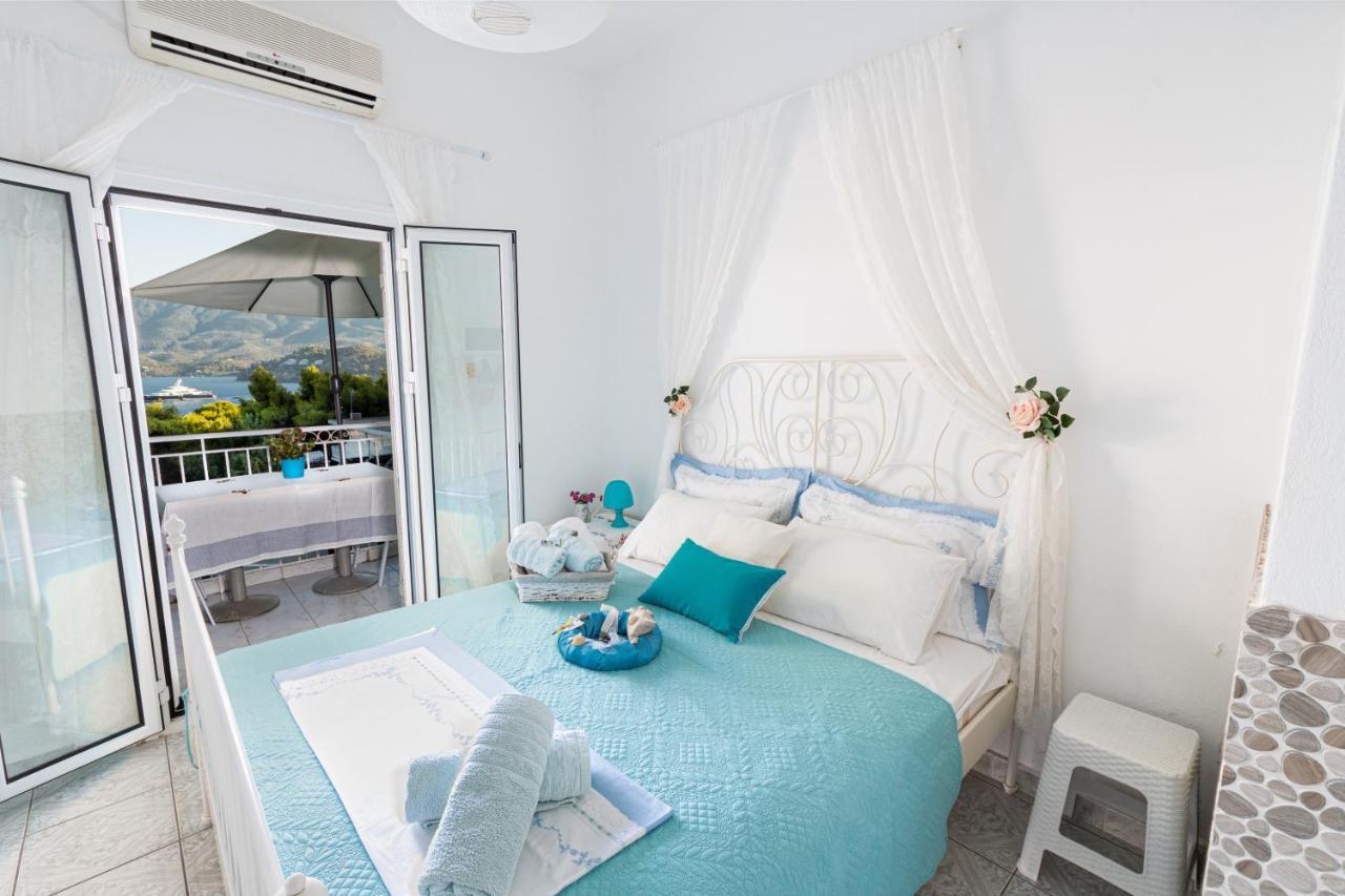 Lions Apartments Poros Town Bagian luar foto