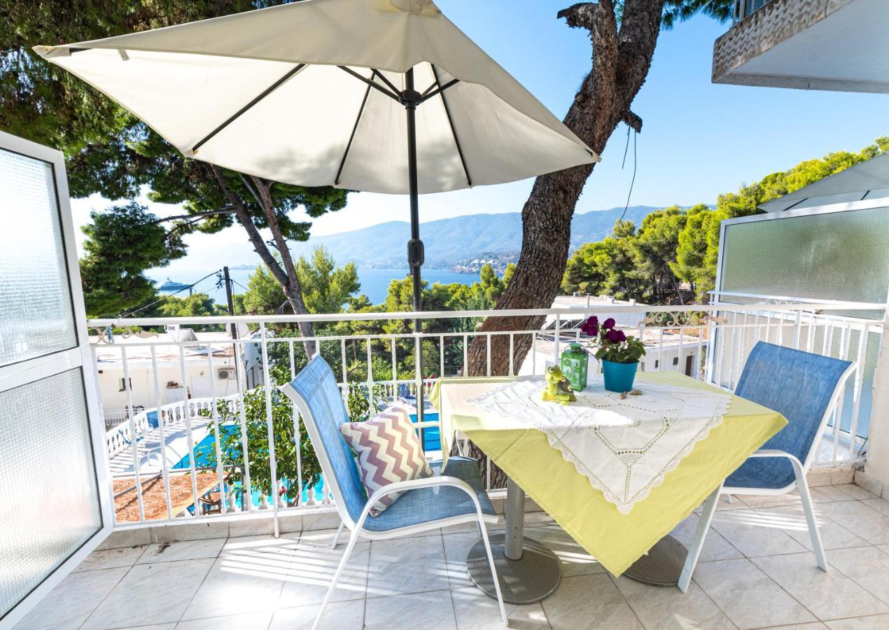 Lions Apartments Poros Town Bagian luar foto