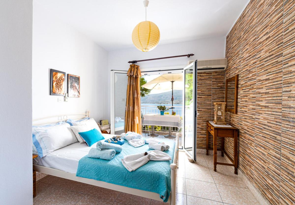 Lions Apartments Poros Town Bagian luar foto