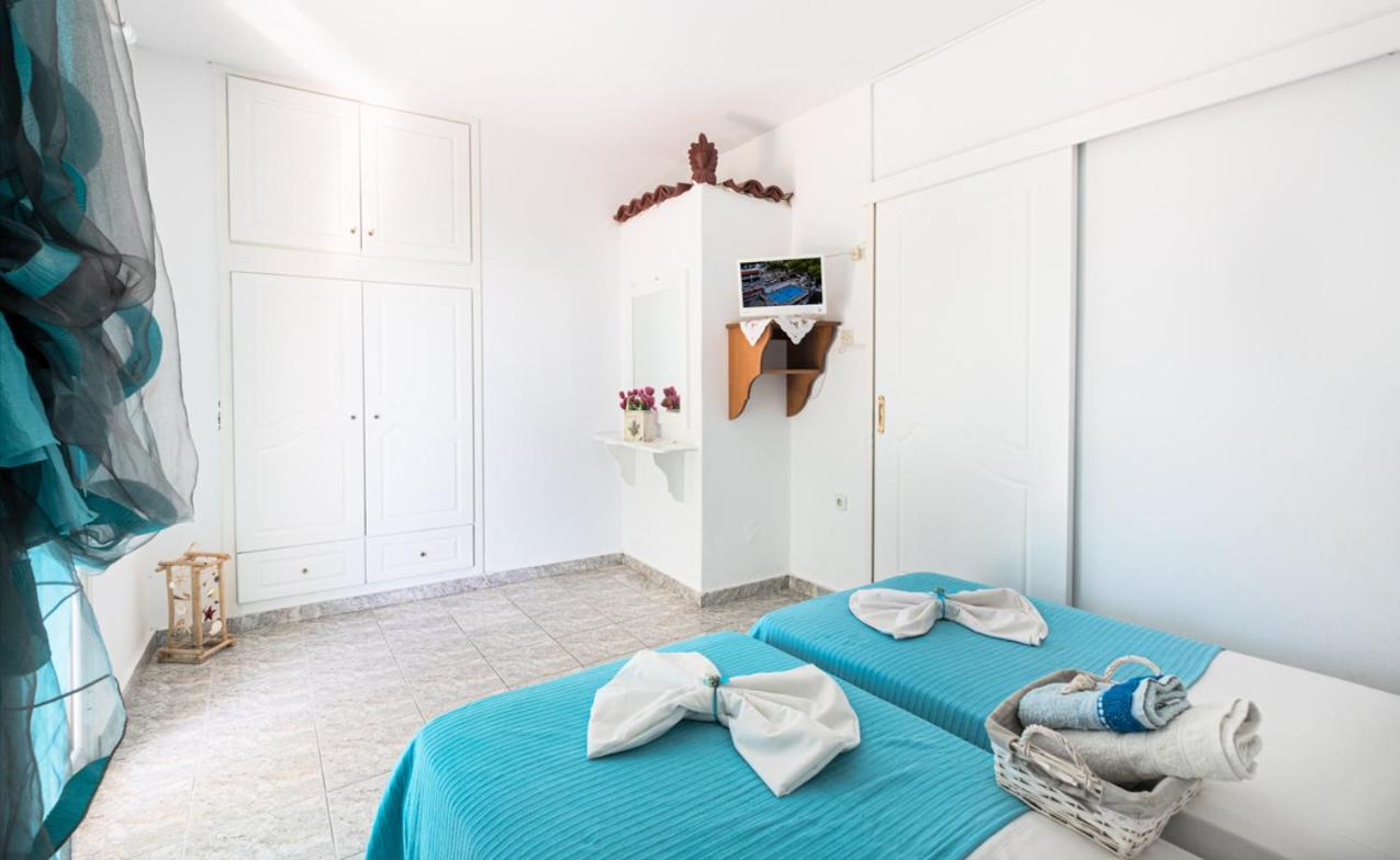 Lions Apartments Poros Town Bagian luar foto