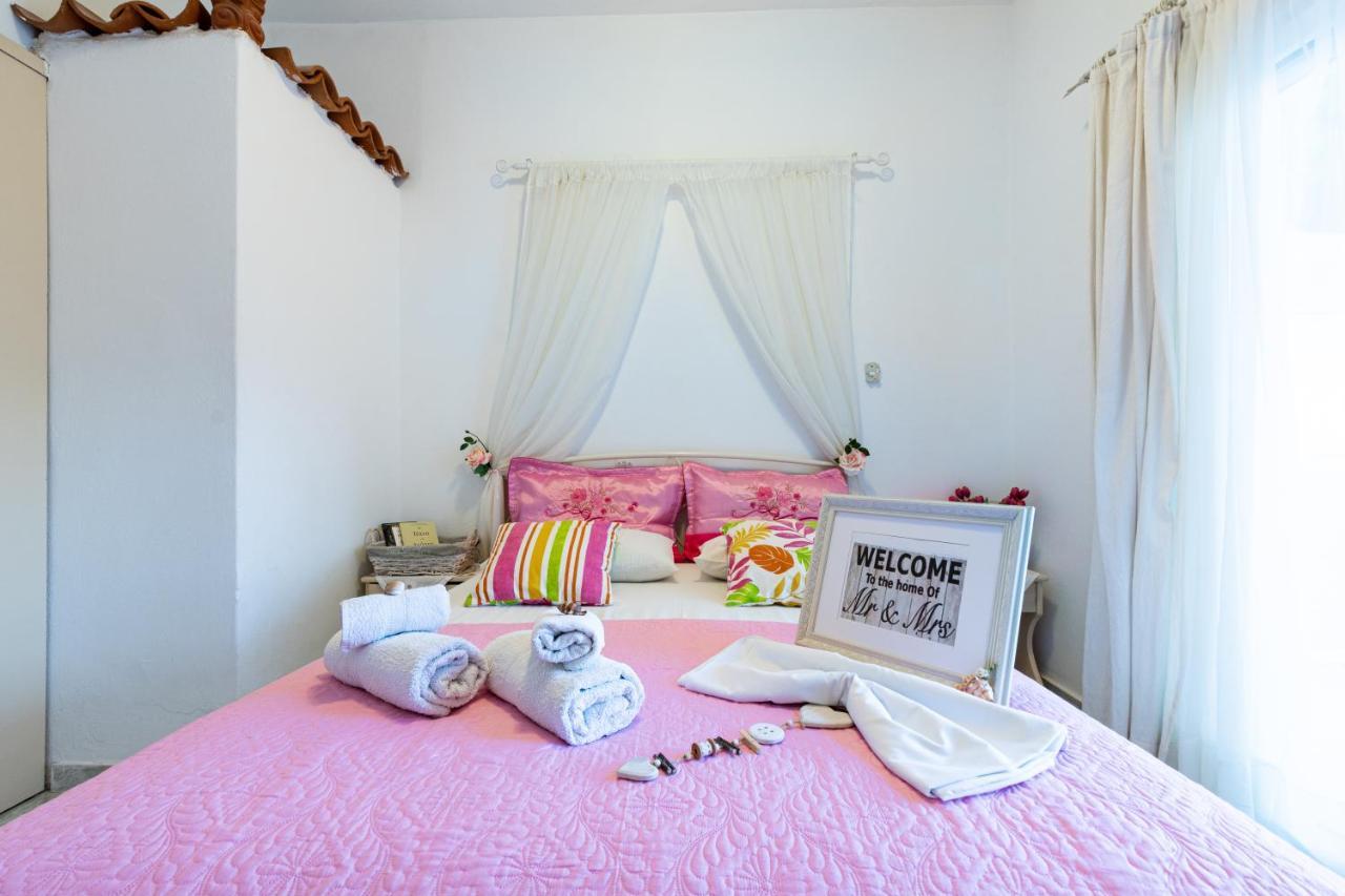 Lions Apartments Poros Town Bagian luar foto